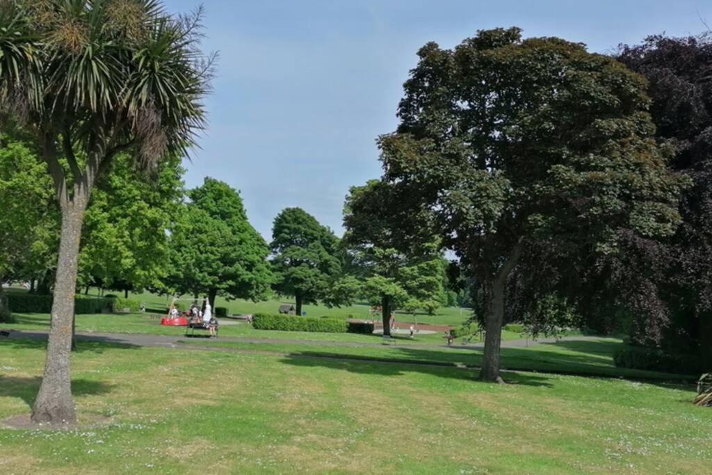 Faodail, 1 Bed Studio Apartment At Ravenscraig Castle And Park 柯科迪 外观 照片