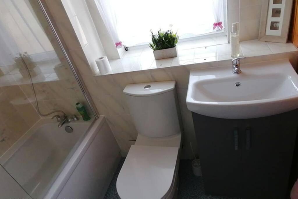 Faodail, 1 Bed Studio Apartment At Ravenscraig Castle And Park 柯科迪 外观 照片