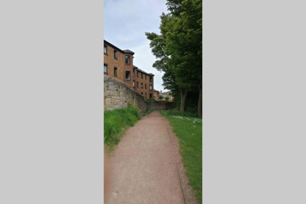 Faodail, 1 Bed Studio Apartment At Ravenscraig Castle And Park 柯科迪 外观 照片