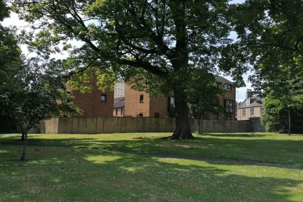 Faodail, 1 Bed Studio Apartment At Ravenscraig Castle And Park 柯科迪 外观 照片