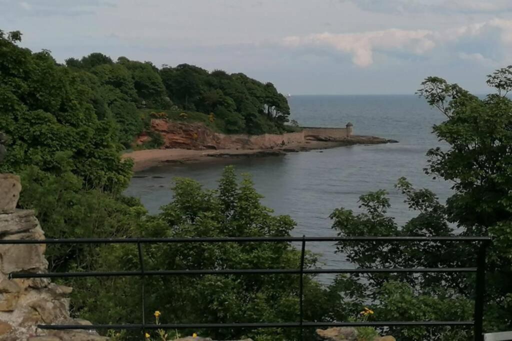 Faodail, 1 Bed Studio Apartment At Ravenscraig Castle And Park 柯科迪 外观 照片