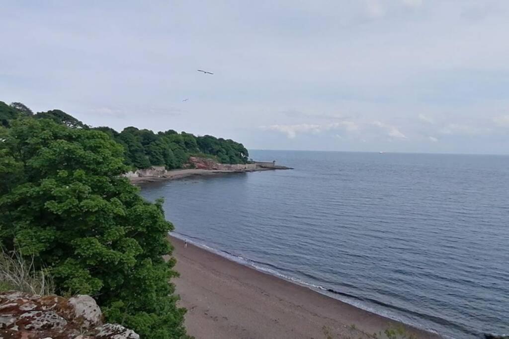 Faodail, 1 Bed Studio Apartment At Ravenscraig Castle And Park 柯科迪 外观 照片