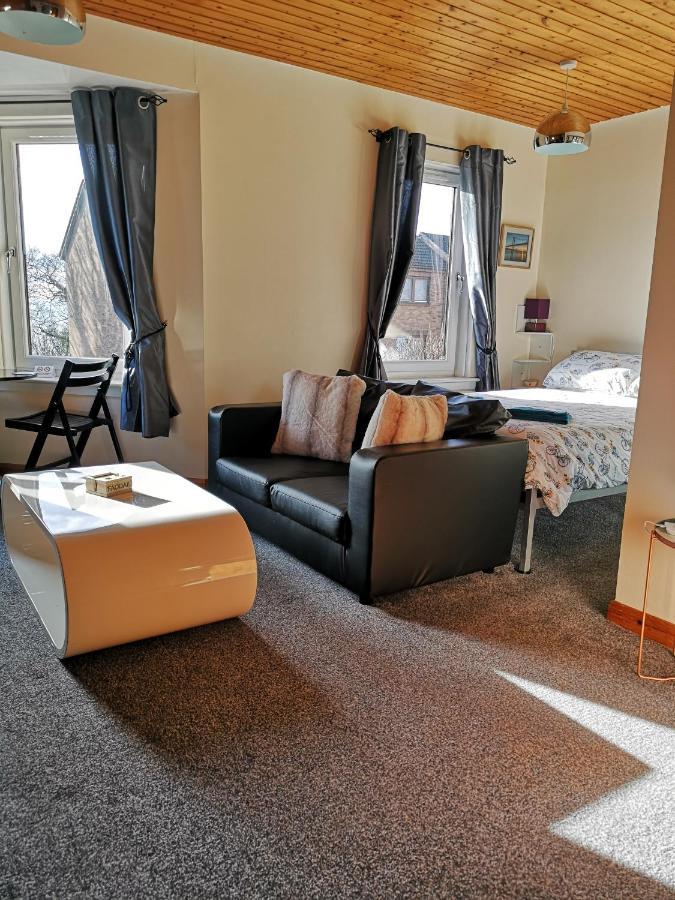 Faodail, 1 Bed Studio Apartment At Ravenscraig Castle And Park 柯科迪 外观 照片